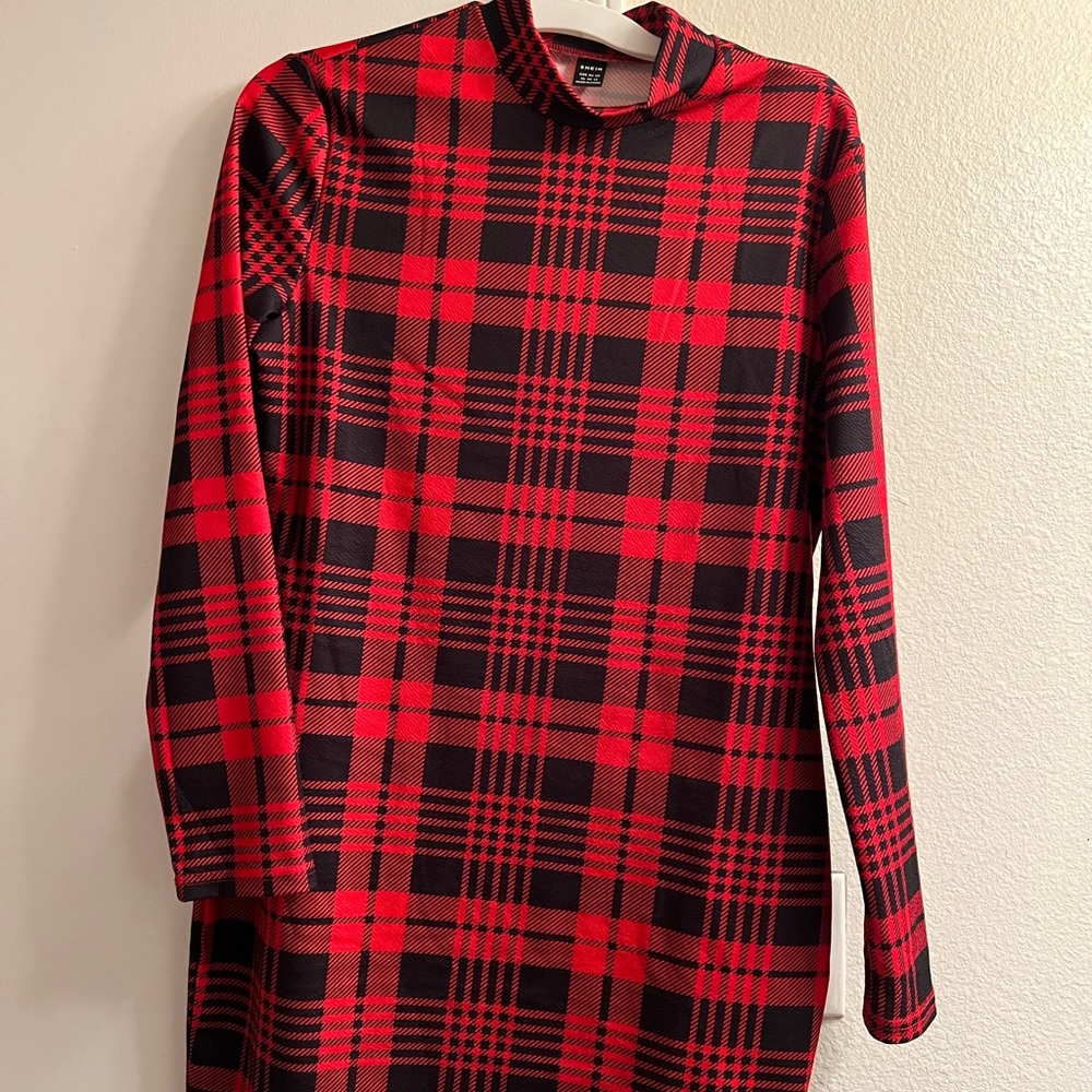 Shein tight black and red long sleeve dress